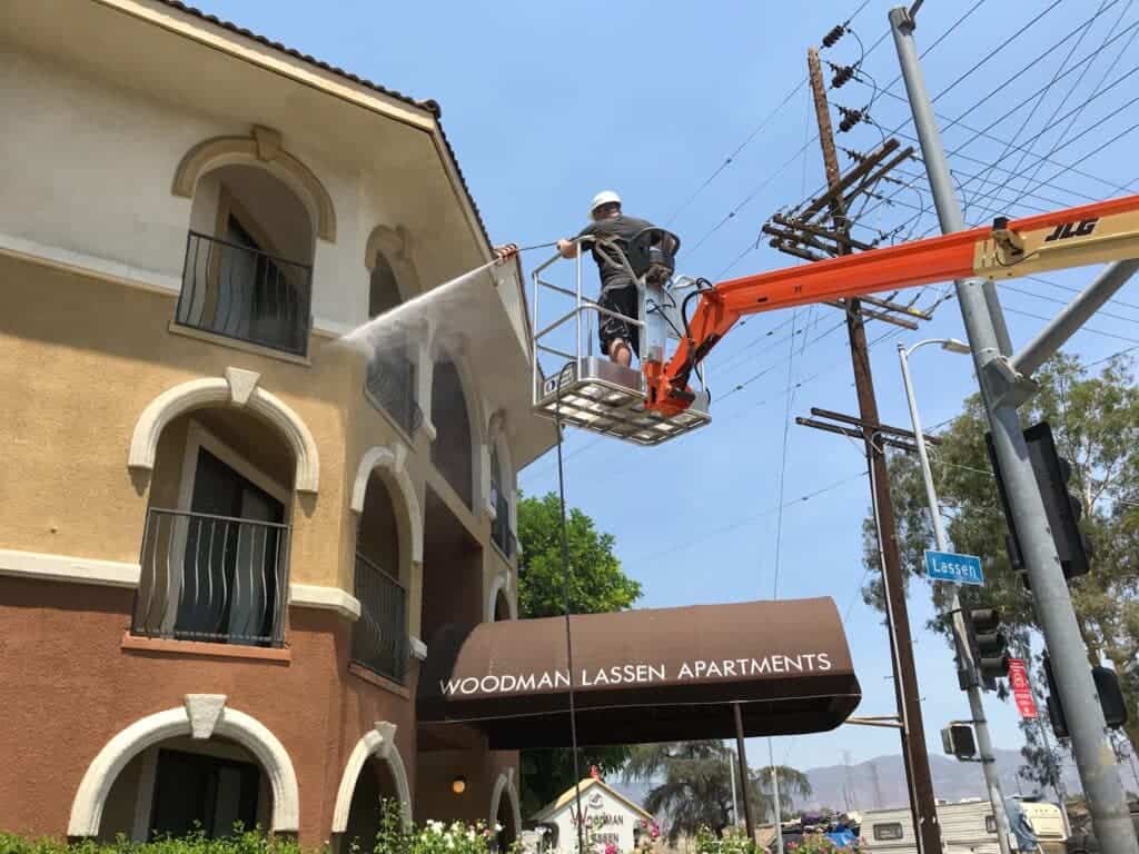 Apartment Complex Power washing los angeles